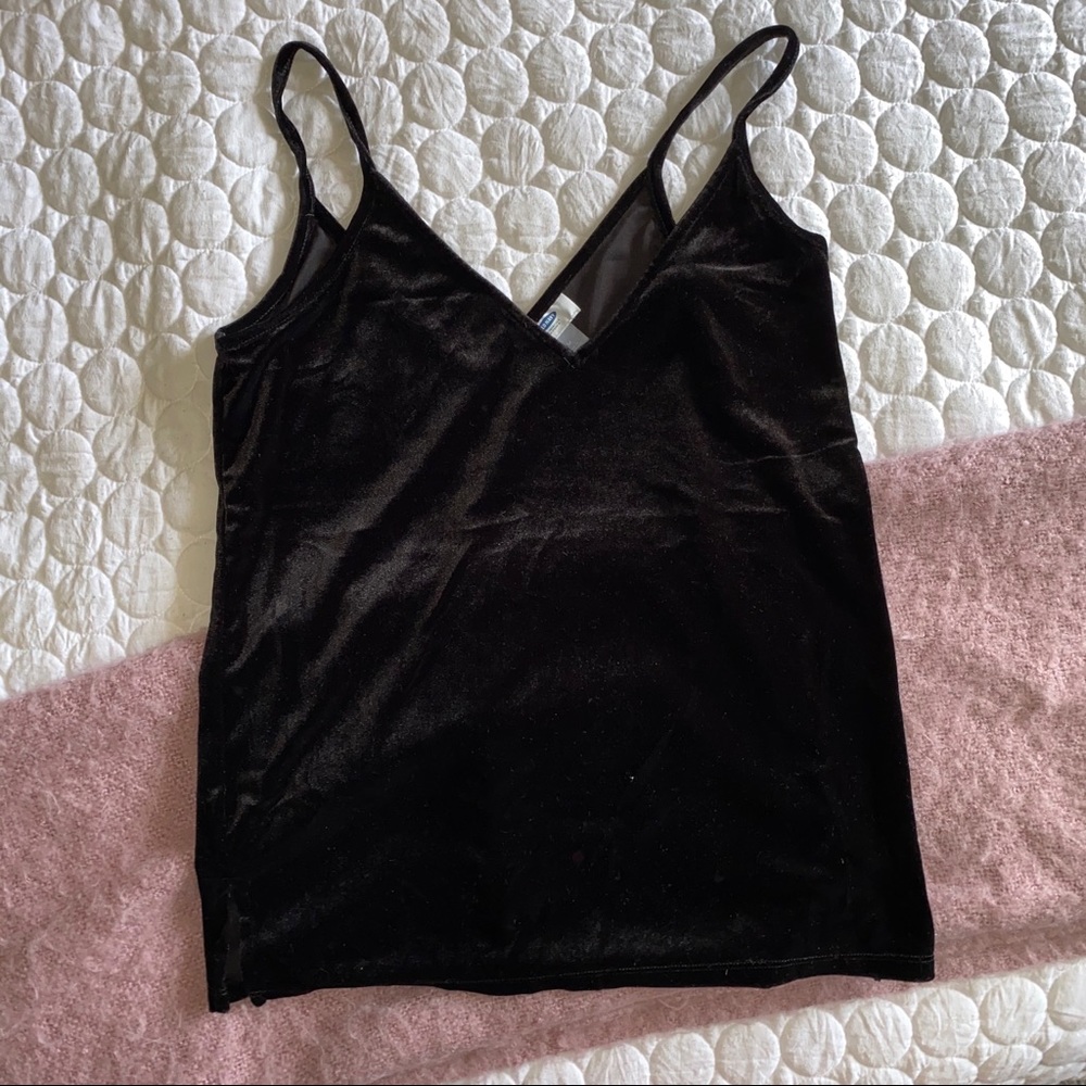 Old Navy black velvet tank top (M)